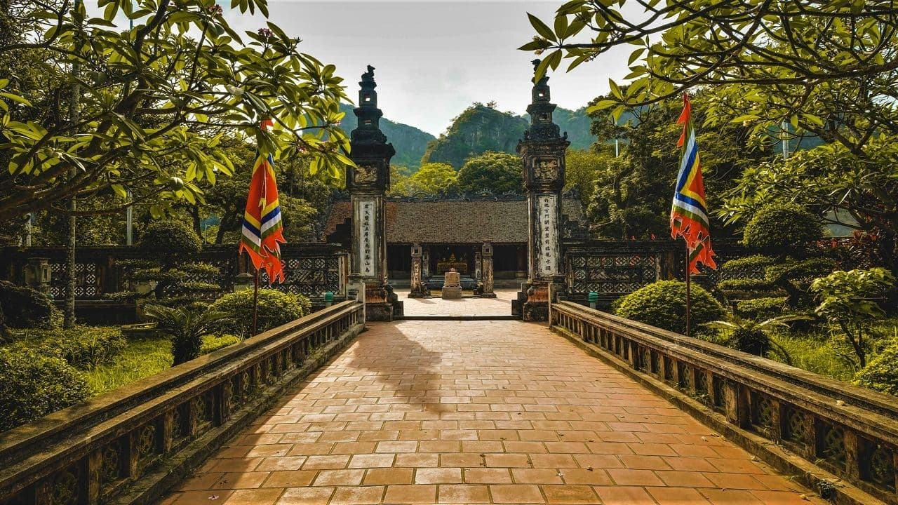 Amazing Mai Chau - Puluong - Ninh Binh 3 Days 2 Nights